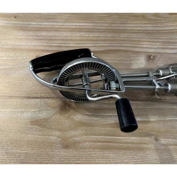 Vintage Retro Hand Held Stainless Steel Mixer Egg Beater With Black Handle - Picture 4 of 4